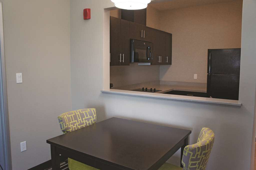 La Quinta By Wyndham Mcallen Convention Center Room photo
