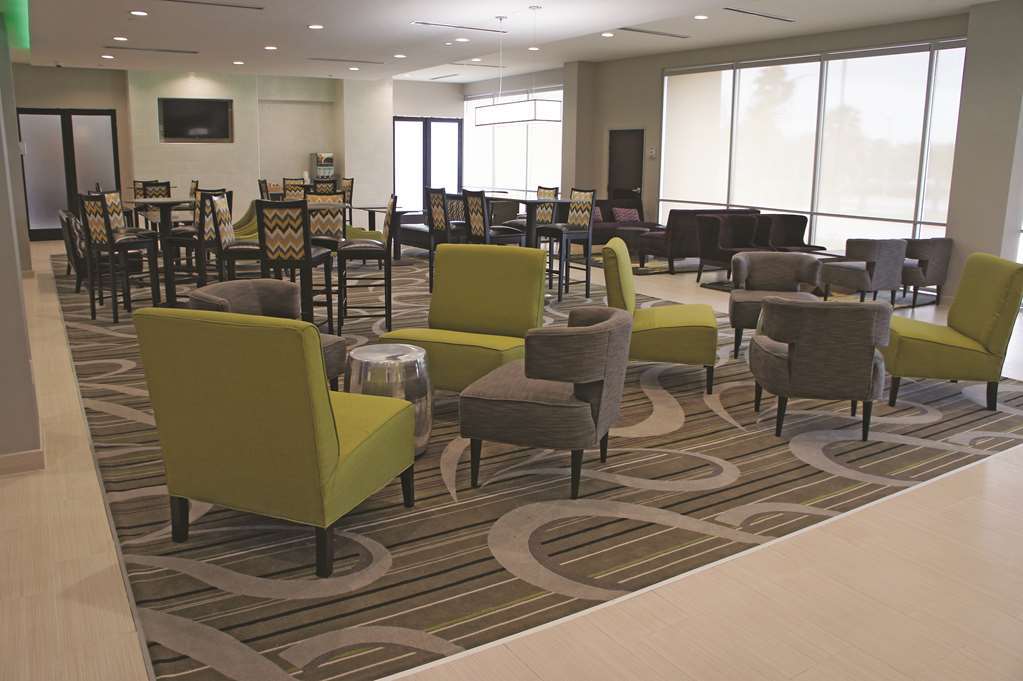La Quinta By Wyndham Mcallen Convention Center Interior photo
